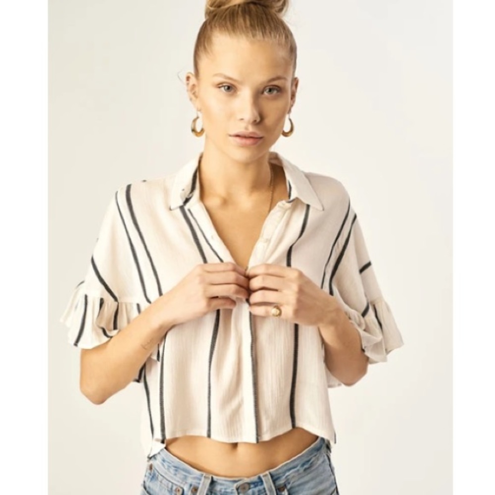 🤍 Volcom Stone Row ‘Cheap Frillz’ Top🤍NWT~med
